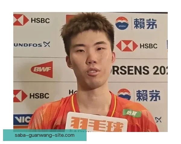 石宇奇捧杯笑容满面 翁泓阳带伤奋力取分 梁王送拍送祝福